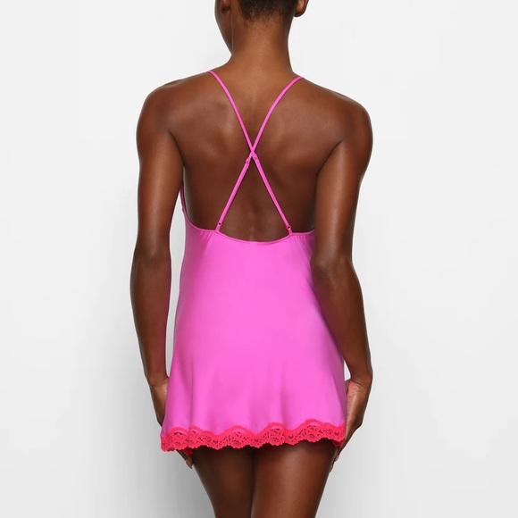 NWT SKIMS LACE TRIMMED SILK SLIP DRESS 💗V-DAY EXCLUSIVE 💗 (SOLD OUT ONLINE) - Picture 7 of 8